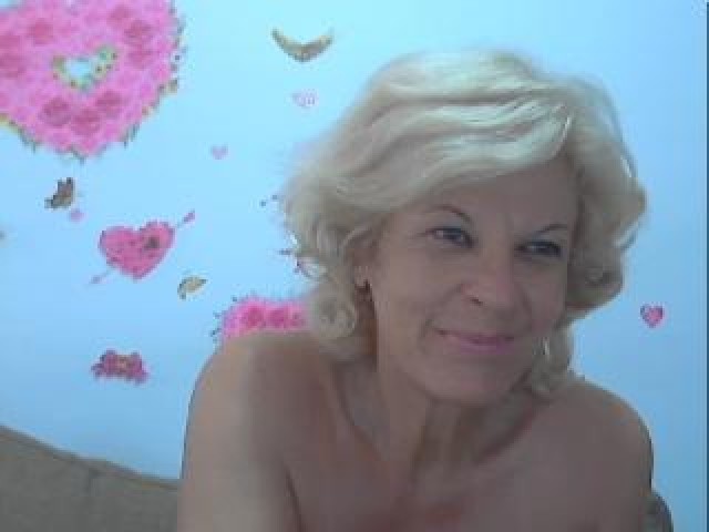 7511-wildmaryanne-shaved-pussy-webcam-model-webcam-male-blue-eyes-caucasian