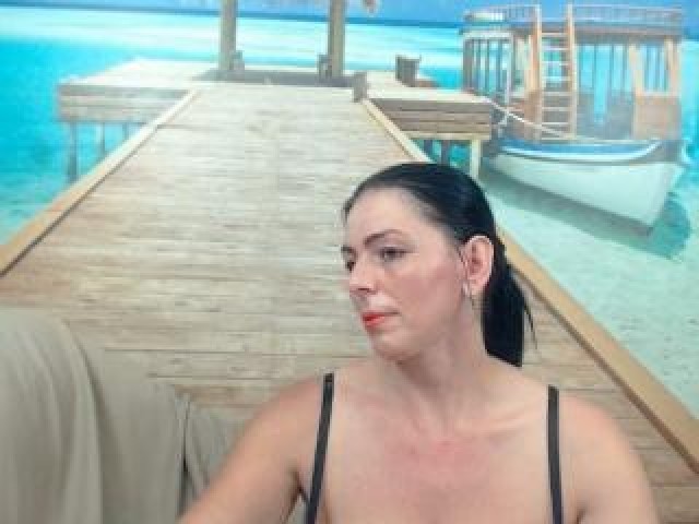 10353-yuliahungary-pussy-milf-webcam-model-shaved-pussy-brown-eyes-tits-female