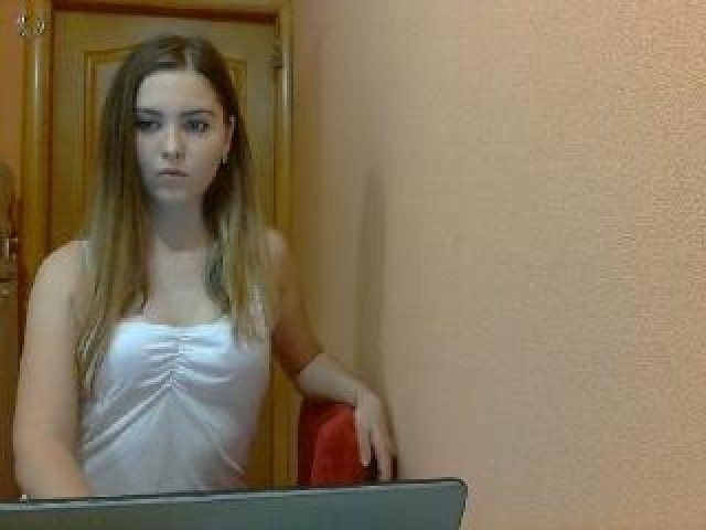 9141-ulliya22-brown-eyes-webcam-webcam-model-tits-small-tits-shaved-pussy
