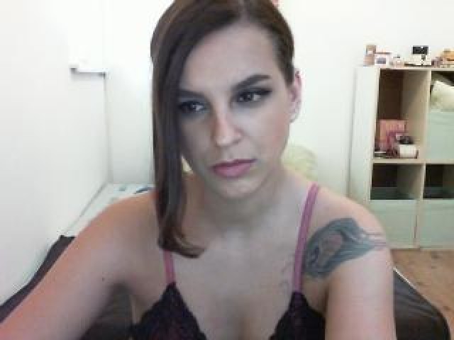 14539-missmirana-webcam-pussy-tits-female-brunette-webcam-model-brown-eyes