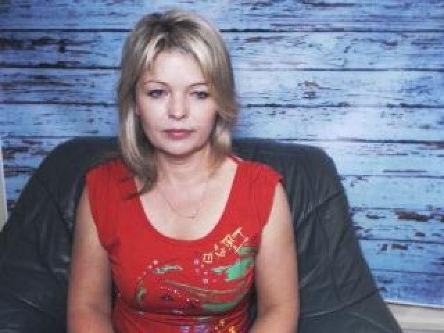 14559-valeriekiss-mature-shaved-pussy-webcam-caucasian-webcam-model-blonde