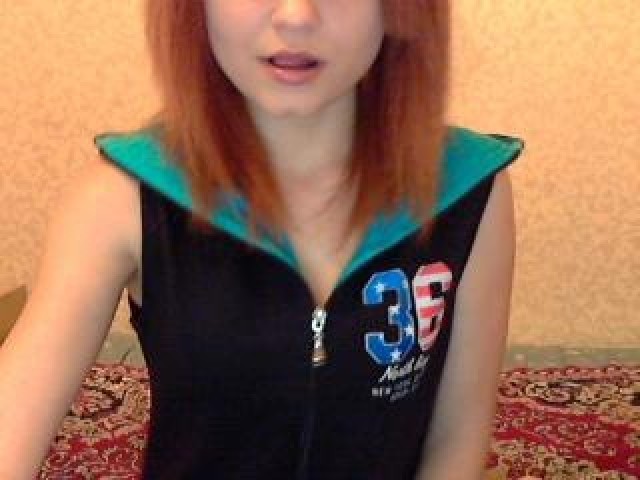 20599-leylya-redhead-pussy-caucasian-medium-tits-green-eyes-webcam-model