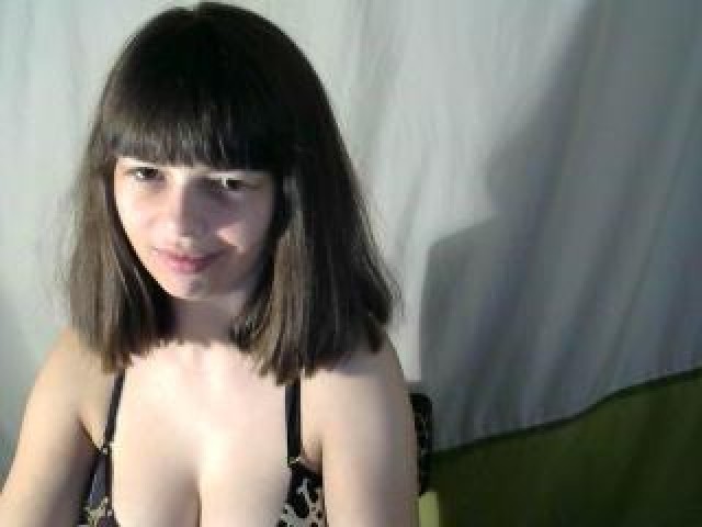 23331-seksikisa1-brown-eyes-large-tits-brunette-babe-female-tits-webcam