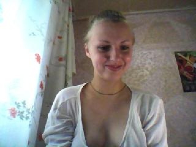 27640-alesja6-webcam-medium-tits-trimmed-pussy-teen-green-eyes-blonde