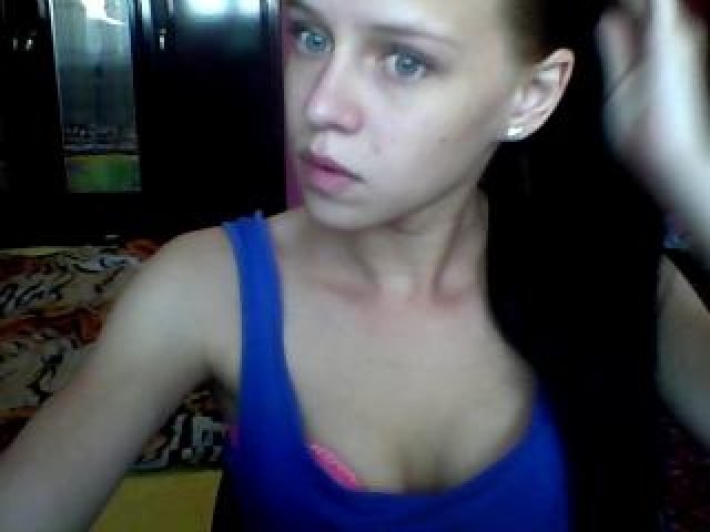 32325-natka2772-caucasian-webcam-model-webcam-shaved-pussy-female-teen