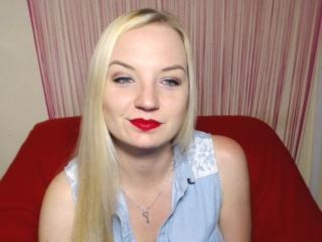 32617-parissweetx-blue-eyes-webcam-model-blonde-caucasian-webcam