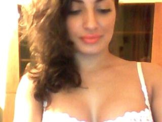 35235-misslatina23-webcam-model-shaved-pussy-babe-tits-pussy-brunette