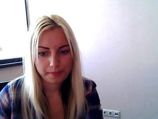 35607-snowwhitee-pussy-webcam-caucasian-female-medium-tits-babe-webcam-model