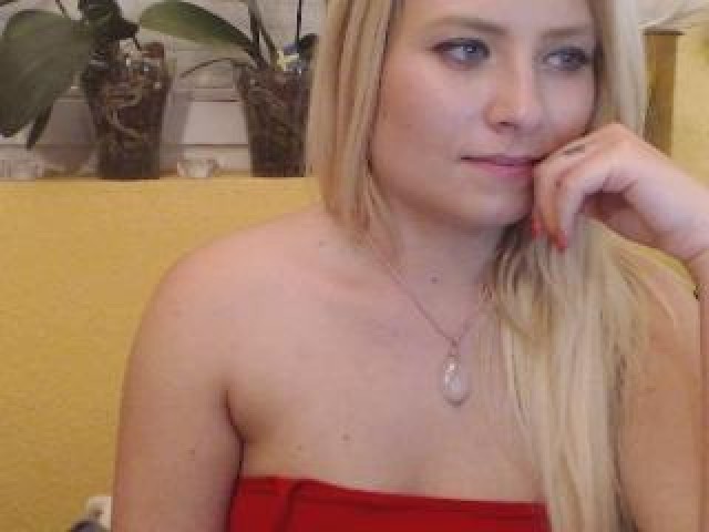 37975-siennagold-webcam-kissing-pussy-caucasian-medium-tits-straight-blonde