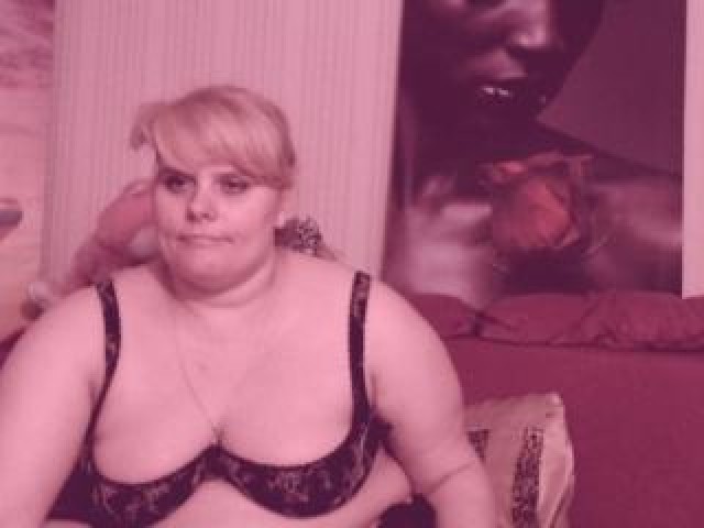 39605-ellashyfox-gray-eyes-pussy-webcam-female-caucasian-blonde-webcam-model