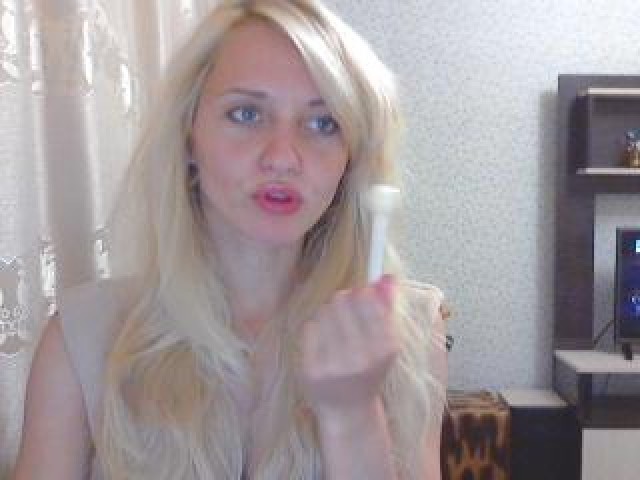 41687-nancydi-medium-tits-gray-eyes-shaved-pussy-webcam-model-blonde-tits