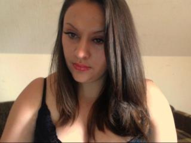 41725-fanttasyxgirl-webcam-model-caucasian-straight-brunette-shaved-pussy-pussy