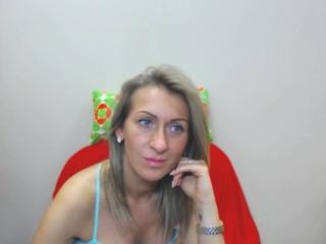 46695-adreymagic-shaved-pussy-webcam-female-blue-eyes-straight-blonde