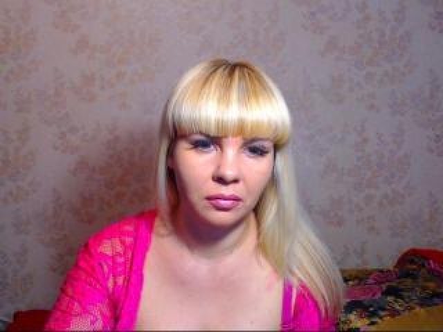 46767-amalie09-tits-blonde-female-webcam-caucasian-webcam-model-babe
