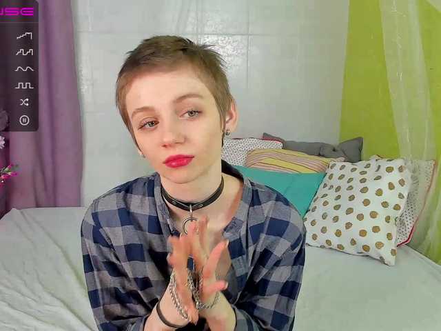 48627-cam-model-martaescalate-no-fucking-medium-ass-bisexual-speaks-english-woman-webcam