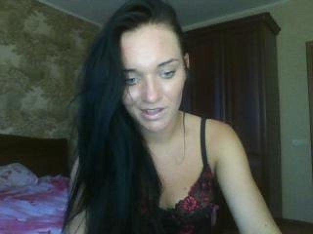 57292-lassiedoll-brunette-blue-eyes-medium-tits-shaved-pussy-webcam-model